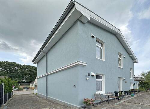 Außenansicht - Modernes Zweifamilienhaus in Bestlage