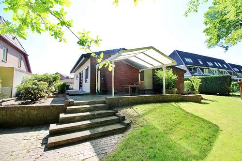 Hausrückseite - zweite Terrasse - 