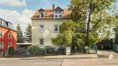 W3 Außenansicht Vorderhaus 2 - Gut vermietete Immobilie mit Anbau & 5 Wohneinheiten auf ca. 801 m² Grundstück in CoschützGittersee
