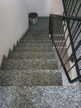 Treppenhaus - Etagenwohnung mit 89,00 m&sup2; in Bürstadt zum Kaufen