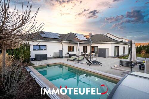 Pool mit Terrasse - Energieeffizientes Traumhaus in Adelsberg - Ruhe, Komfort und hochwertige Ausstattung vereint
