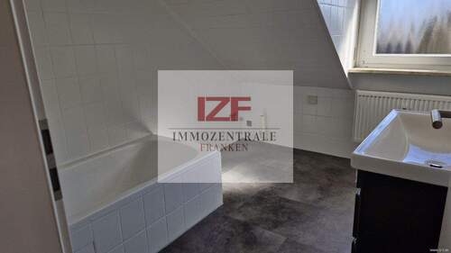 Wannenbad mit Waschmaschinenanschluss #1 - 