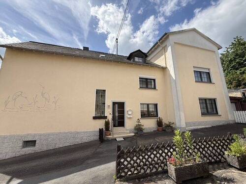 Seitenansicht - 5 Zimmer Einfamilienhaus zum Kaufen in Ransbach-Baumbach