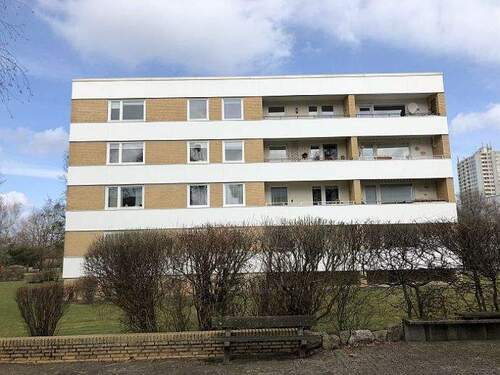 Seitenansicht - Großzügige 4,5 Zimmerwohnung in Detmerode