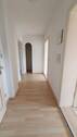 Heller Flur mit Holzboden - 2 Zimmer Etagenwohnung in Görlitz