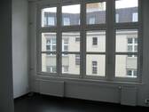 Raum zum 1. Hof - 4 Zimmer Büro in Berlin