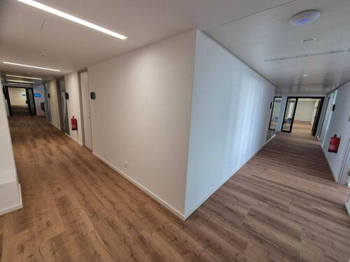 Flur - Büro mit 32,00 m&sup2; in München zur Miete