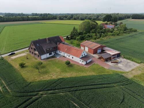 X_Drohenaufnahme_2 - Charmanter Resthof mit Weitblick - Wohnen, Arbeiten & Leben im Grünen! Jetzt zum OPEN HOUSE anmelden