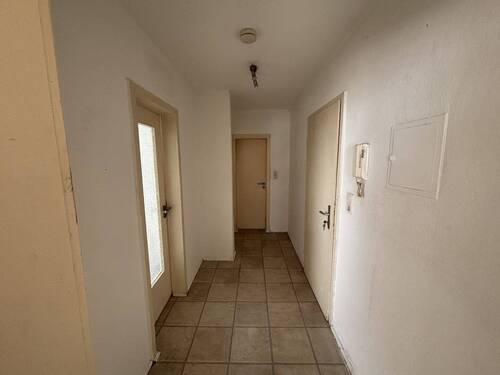 Flur - Etagenwohnung mit 57,00 m&sup2; in Delligsen zur Miete