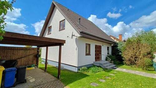 Straßenansicht - *** Sofort bezugsfertiges EFH mit schönem Garten ***