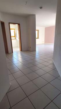 Flur Richtung Küche und Wohnzimmer - 