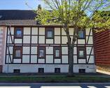 Objektansicht - Historischer Charme trifft Raumvielfalt - Reihenendhaus auf drei Ebenen
