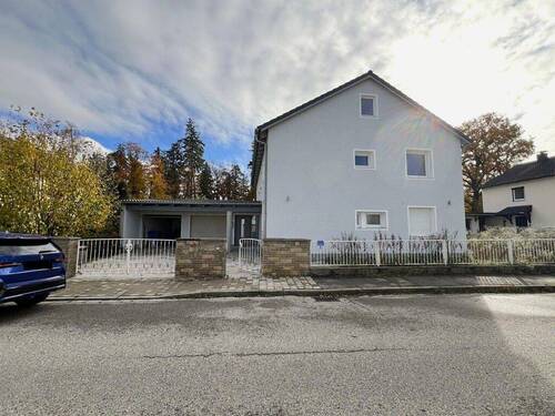 Titelbild - Saniertes Einfamilienhaus mit Garten und Doppelgarage in Waldkraiburg