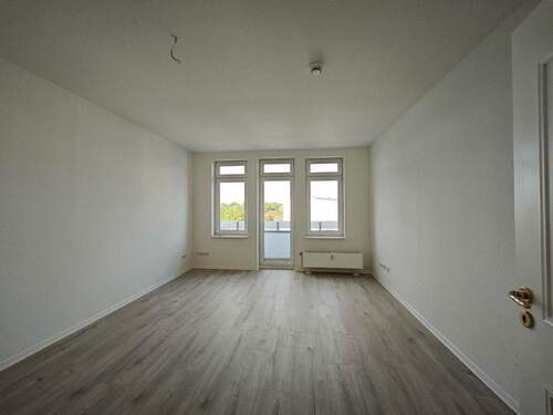 Wohnzimmer - 4 Zimmer Etagenwohnung in Halle (Saale)