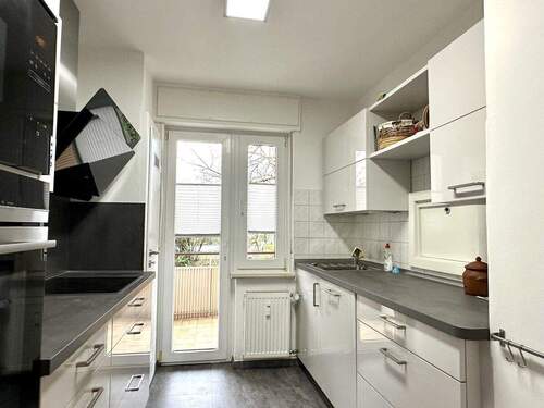 Balkonzugang und Durchreiche - 