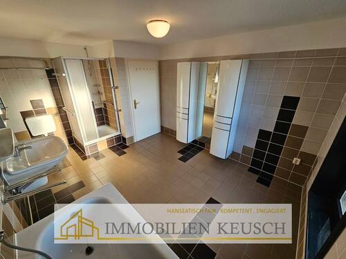 Großes Dusch- und Wannenbad - 