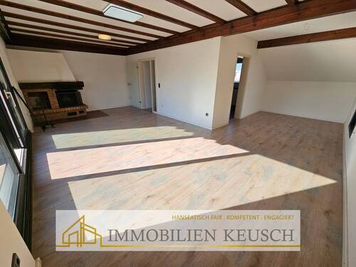 Großes & helles Wohn-Esszimmer mit Kamin - Preis deutlich gesenkt ! Große 5-Zimmer-Whg. mit Sonnenbalkon + 50qm Nutzfläche in ruhiger Sackgasse