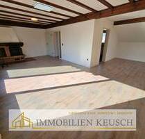 Preis deutlich gesenkt ! Große 5-Zimmer-Whg. mit Sonnenbalkon + 50qm Nutzfläche in ruhiger Sackgasse - Stuhr / Brinkum