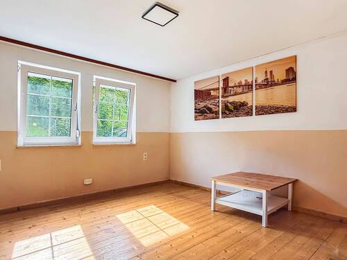 Wohnzimmer - 6 Zimmer Einfamilienhaus in Deensen