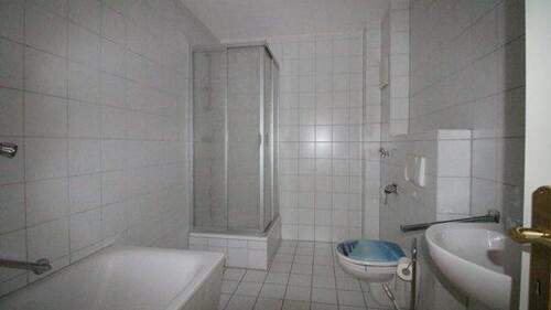 Bad - 2 Zimmer Etagenwohnung zum Kaufen in Aschersleben