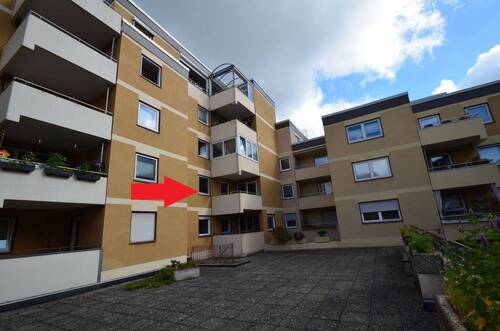 Ansicht Balkonseite - 4-Zimmer-Eigentumswohnung mit Balkon und TG in Innenstadtlage