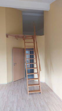 Treppe zur Empore - 