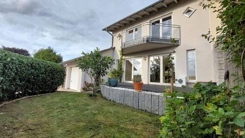 Westseite - 7 Zimmer Doppelhaushälfte zum Kaufen in Gaggenau