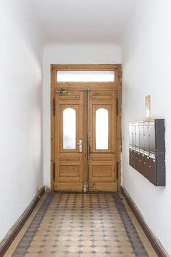 Eingang - 1 Zimmer Etagenwohnung zum Kaufen in Berlin