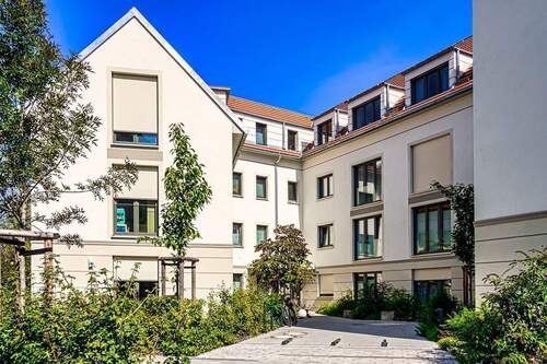 Außenansicht 2 - 3 Zimmer Etagenwohnung zur Miete in Dresden