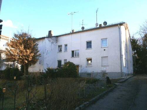 Vorderansicht des Hauses.jpg - Wohntraum in Heilbronn-Ost: Lichtdurchflutete Eleganz trifft auf modernsten Komfort