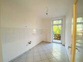 Küche mit Balkonzugang - 3 Zimmer Etagenwohnung zur Miete in Chemnitz