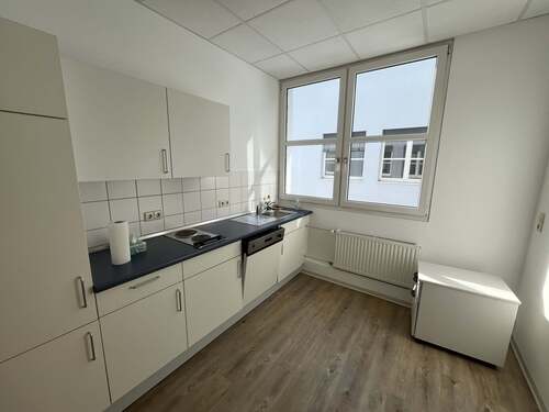 Teeküche - Büro mit 114,00 m&sup2; in Holzgerlingen zur Miete