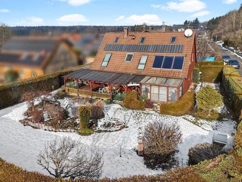 Südansicht Photovoltaik - Landhaus in Pitzling mit 909 m² Grund