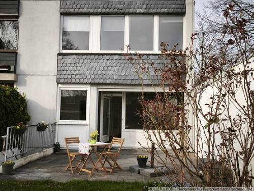 Blick auf Terrasse - 3 Zimmer Reihenendhaus in Hamburg