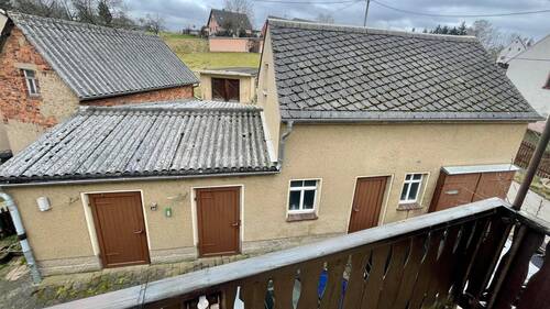 Außenansicht Nebengebäude vom Balkon - 