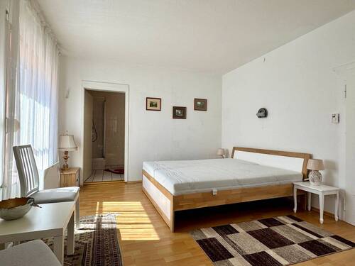 Zimmer 1 mit Bad im EG - Einfamilienhaus mit 272,00 m² in Wunstorf zum Kaufen