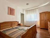 Zimmer 2 im EG mit Bad - 