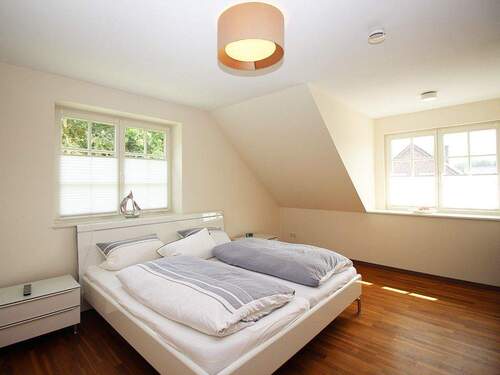 Schlafzimmer mit Ankleideraum - 