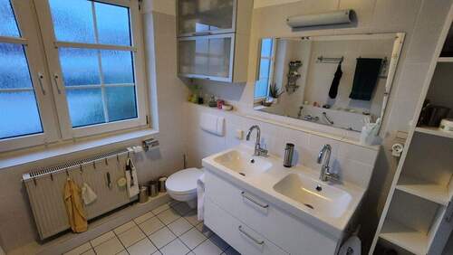 Bad: Doppelwaschtisch - 