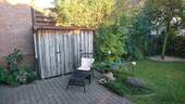 Gartenschuppen, alte Terrasse - 