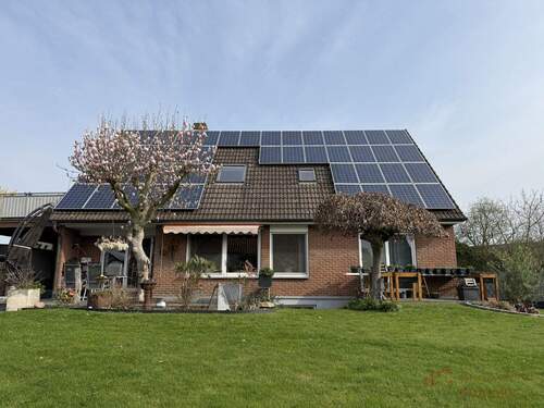 Rückansicht - IMMOBILIEN GUMNIOR präsentiert: Zweifamilienhaus in zentraler Lage von Neuenkirchen