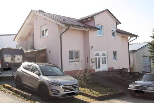 Außenansicht - Ruhig gelegenes Ein- bis Zweifamilienhaus mit ELW
