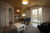 Wohnzimmer mit Balkon - 