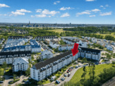 Drohnenansicht markiert - 2-Zimmer-ETW mit TG-Stellplatz, Balkon und Aufzug in gepflegtem Wohnumfeld in Rostock-Toitenwinkel
