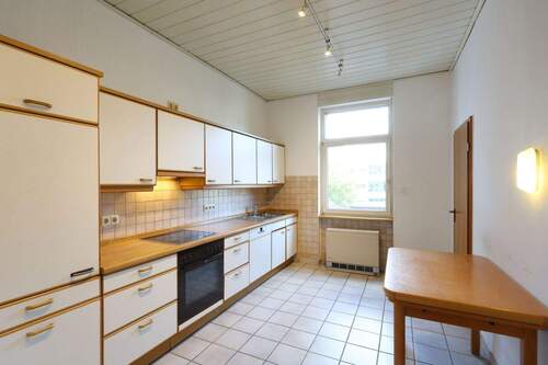 Einbauküche - 5 Zimmer Etagenwohnung in Offenburg