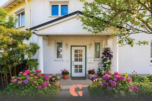 Hauseingang - Bogenhausen-Denning: Exklusives Stadthaus mit hohem Freizeitwert