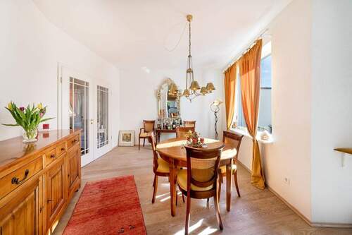 Essbereich - Mehrfamilienhaus, Wohnhaus mit 151,60 m&sup2; in München zum Kaufen