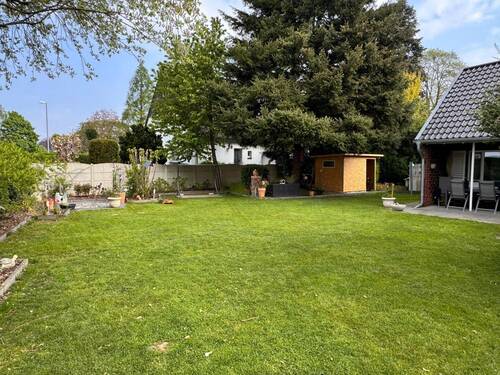 Garten - Mehrfamilienhaus, Wohnhaus mit 128,60 m&sup2; in Erkelenz zum Kaufen