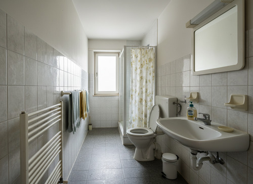 Badezimmer - Etagenwohnung mit 70,00 m² in Berlin zum Kaufen