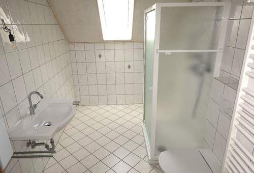 Tageslichtbad mit Dusche - 